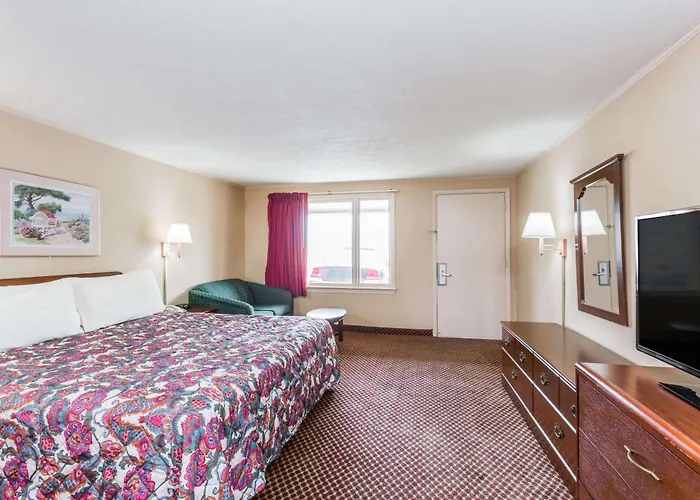 Travelodge By Wyndham Ridgeway Martinsville Area